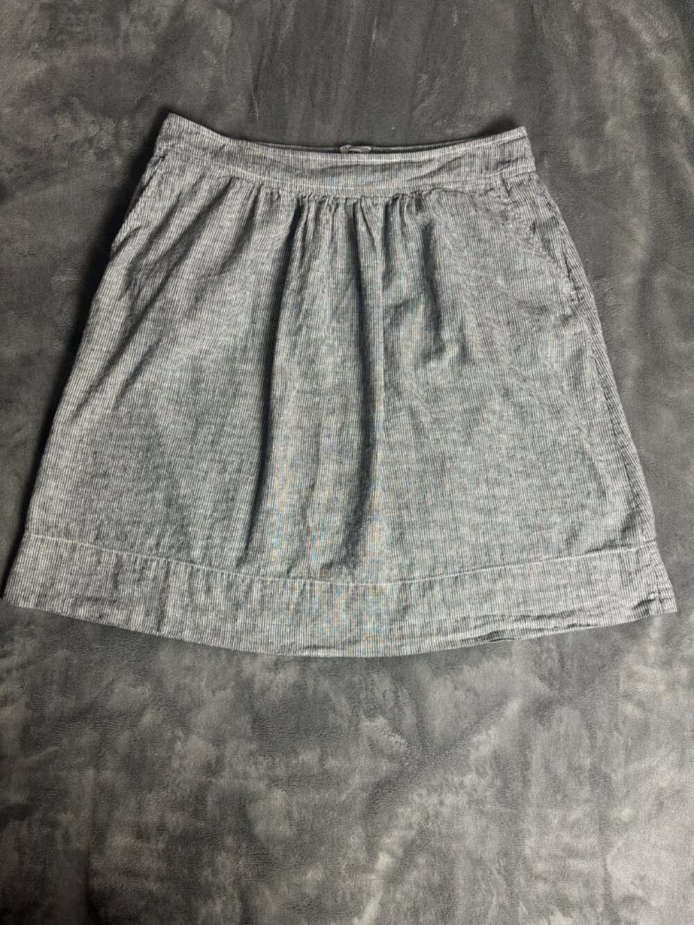 Eileen Fisher Women’s M Gray White Pinstripe A-Line Skirt Minimalist Coastal